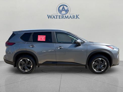 Used 2025 Nissan Rogue SV w/ SV Premium Package AWD/4WD image 9