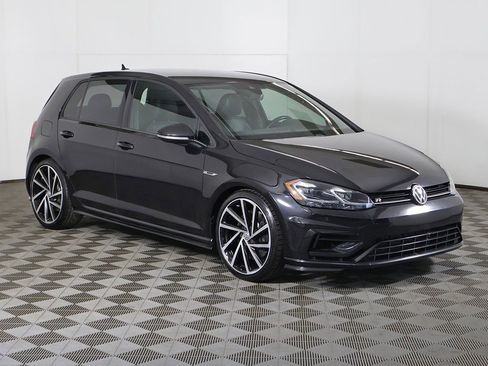 Used 2018 Volkswagen Golf R 4-Door image 2
