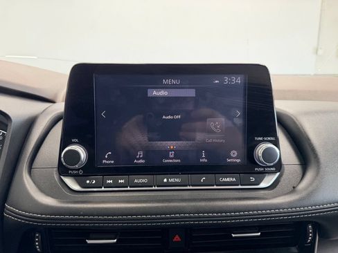 Used 2021 Nissan Rogue SV AWD/4WD image 12