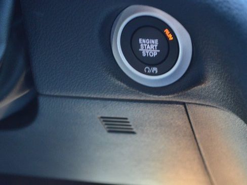 New 2026 Chrysler Pacifica Select image 27