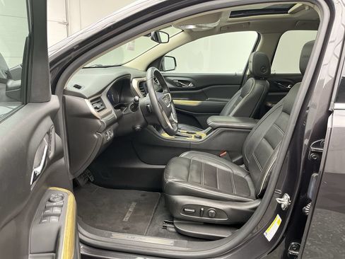 Used 2017 GMC Acadia Denali w/ Technology Package AWD/4WD image 3