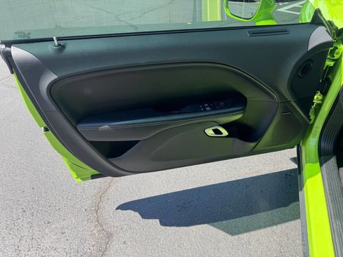 Used 2015 Dodge Challenger SRT w/ Technology Group RWD image 12