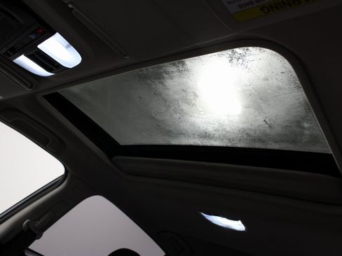 Used 2018 Subaru Crosstrek 2.0i Premium w/ Moonroof Package image 19