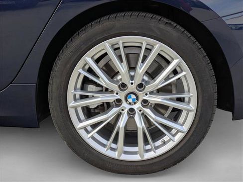 Used 2023 BMW 330i xDrive Sedan w/ Premium Package image 25