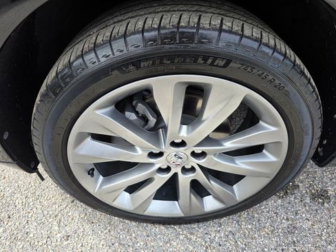 Used 2023 Buick Envision Avenir FWD image 9