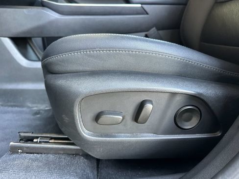 Used 2025 Chevrolet Equinox LT w/ Convenience Package II FWD image 13