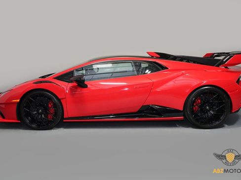 Used 2023 Lamborghini Huracan STO image 5