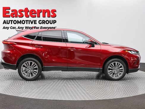 Used 2024 Toyota Venza LE AWD/4WD image 4