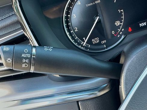 Certified 2025 Cadillac XT5 Luxury image 17