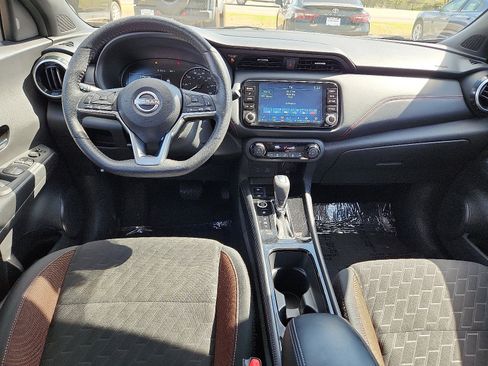 Used 2024 Nissan Kicks SR image 10