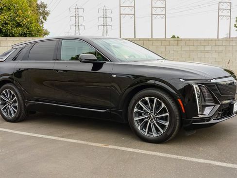 Certified 2024 Cadillac Lyriq Sport w/ LPO, Floor Liner Package AWD/4WD image 6