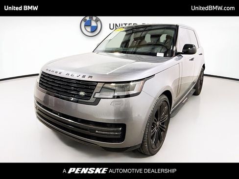 Used 2024 Land Rover Range Rover SE image 1