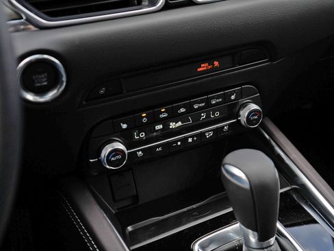 New 2025 MAZDA CX-5 Signature image 19