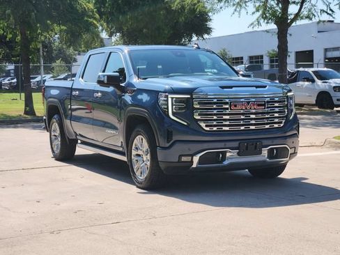 Used 2025 GMC Sierra 1500 Denali w/ Technology Package AWD/4WD image 4