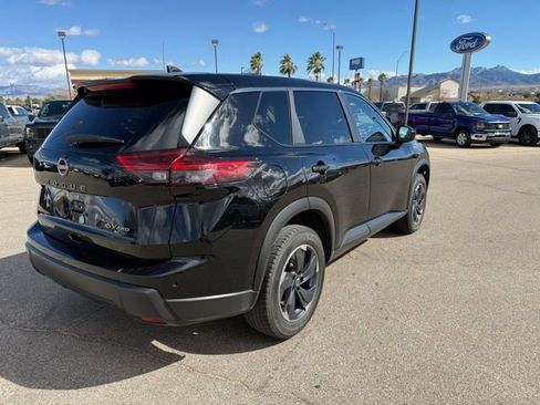 Used 2024 Nissan Rogue SV image 5