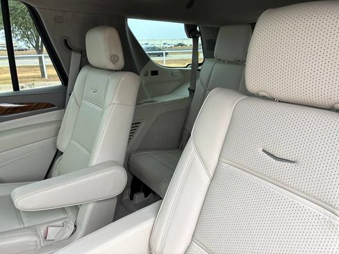 Used 2024 Cadillac Escalade Premium Luxury Platinum RWD image 5