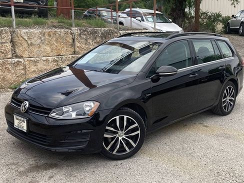 Used 2016 Volkswagen Golf Limited Edition FWD image 1