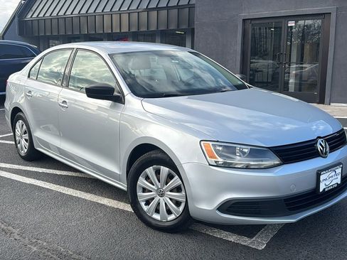 Used 2012 Volkswagen Jetta 2.0L S image 1