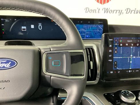 New 2026 Ford Expedition Platinum w/ Driver's Package AWD/4WD image 27