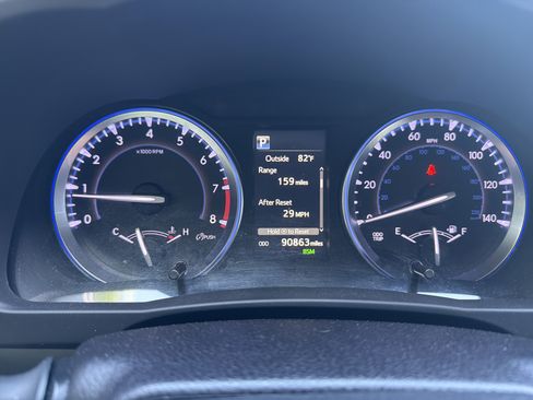 Used 2018 Toyota Highlander XLE image 21