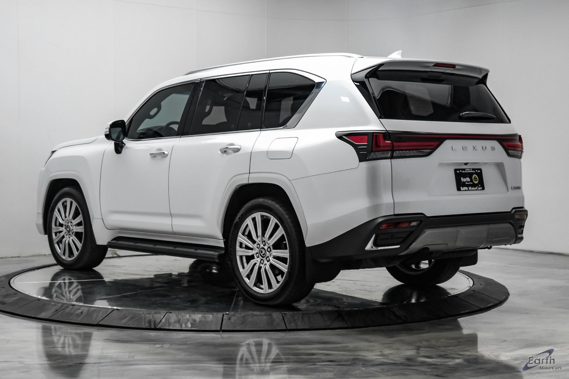 Used 2023 Lexus LX 600 4WD w/ Accessory Package (Z1) image 10