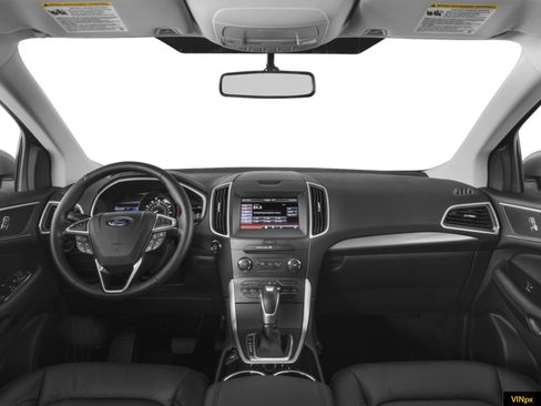 Used 2017 Ford Edge Titanium w/ Technology Package FWD image 4