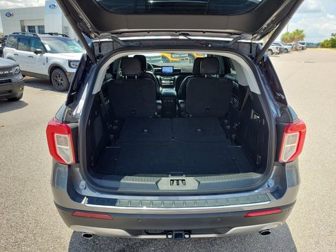 Used 2022 Ford Explorer Limited w/ Equipment Group 301A RWD image 10