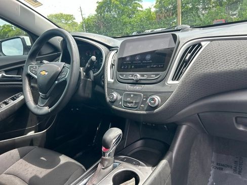 Used 2024 Chevrolet Malibu RS FWD image 23
