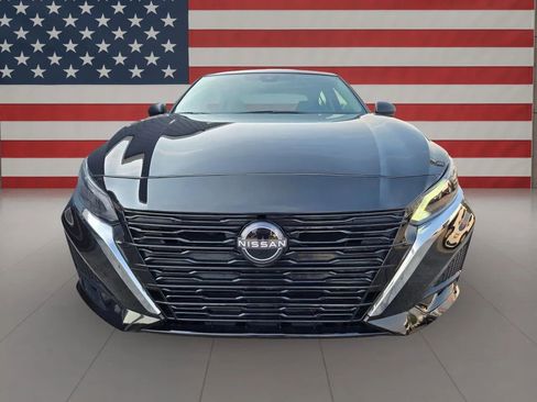 Used 2025 Nissan Altima 2.5 SV image 12