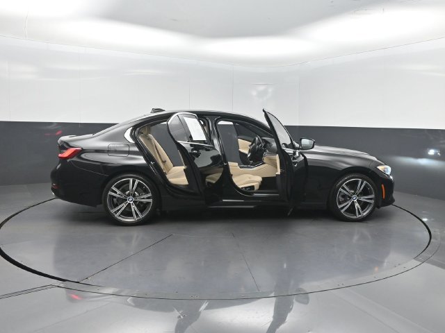 Used 2022 BMW 330i Sedan w/ Driving Assistance Package RWD image 31