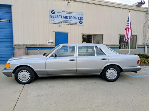 Used 1986 Mercedes-Benz 420 SEL image 3