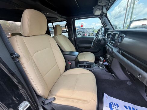 Used 2020 Jeep Gladiator Sport w/ Quick Order Package 24S AWD/4WD image 32