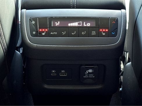 Certified 2025 Nissan Pathfinder Platinum image 21