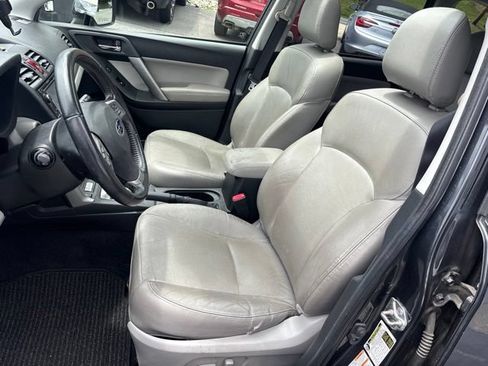 Used 2014 Subaru Forester 2.5i Touring AWD/4WD image 12