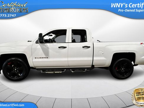 Used 2018 Chevrolet Silverado 1500 LT w/ Redline Edition image 9