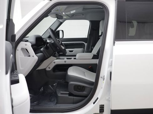 Certified 2025 Land Rover Defender 110 S AWD/4WD image 5