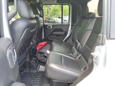 Used 2023 Jeep Gladiator Mojave w/ Cold Weather Group AWD/4WD image 18
