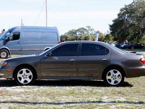 Used 2001 INFINITI I30 w/ (B03) Touring Sport Pkg image 3