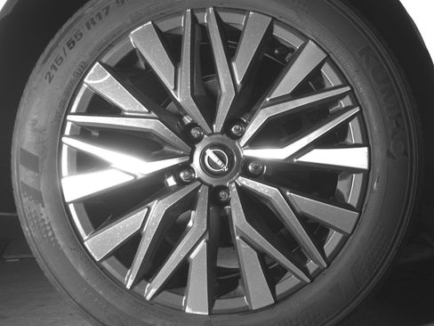 Used 2025 Nissan Altima 2.5 SV FWD image 15