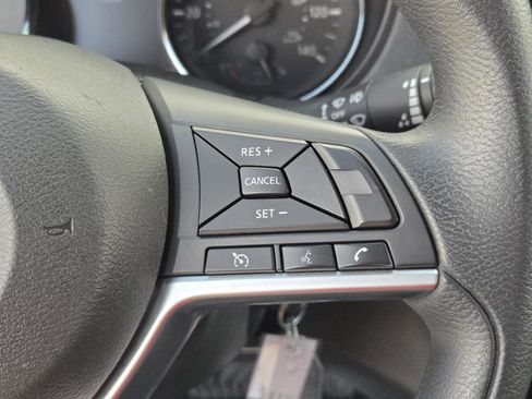 Used 2022 Nissan Rogue Sport S image 17