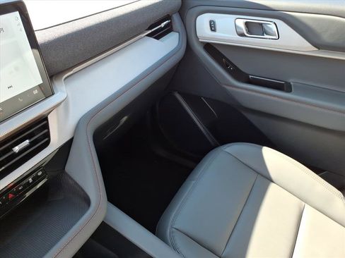 New 2026 Ford Explorer Active image 18