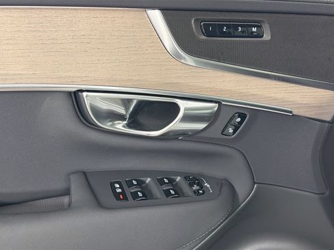 New 2026 Volvo XC90 B5 Core AWD/4WD image 17