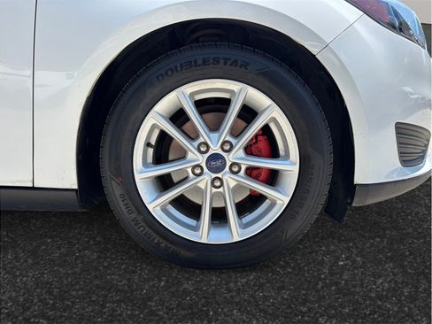 Used 2017 Ford Focus SE FWD image 12