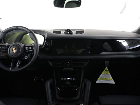 New 2026 Porsche Cayenne GTS image 11