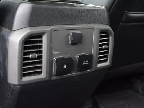 Used 2018 Ford F150 Raptor w/ Equipment Group 802A Luxury AWD/4WD image 32