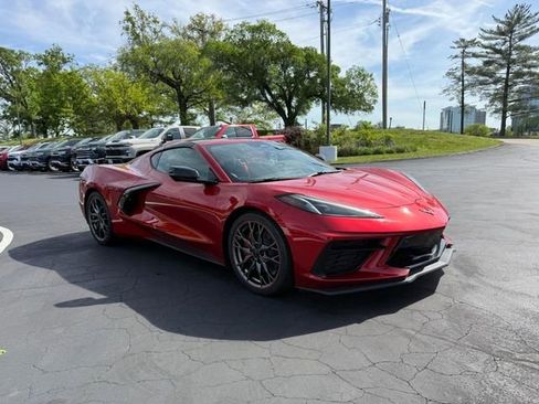 Used 2025 Chevrolet Corvette Stingray Preferred Cpe RWD image 8