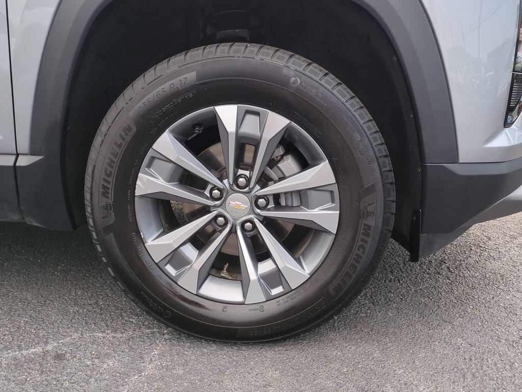 Used 2026 Chevrolet Equinox LT w/ Convenience Package II AWD/4WD image 14
