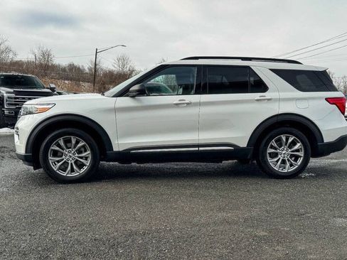 Used 2022 Ford Explorer XLT w/ Equipment Group 202A AWD/4WD image 6