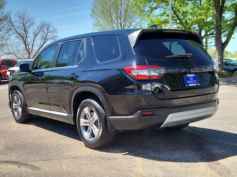 Used 2025 Honda Pilot EX-L image 3