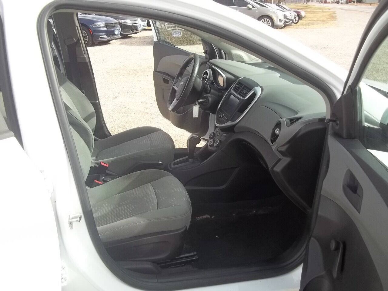 Used 2017 Chevrolet Sonic LT FWD image 11